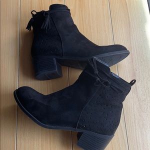 Justice Girls Black Booties Size 5